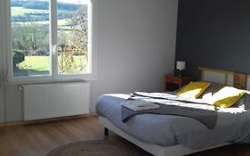 Agréable chambre meublée, vue sur la vallée de l'Auxois